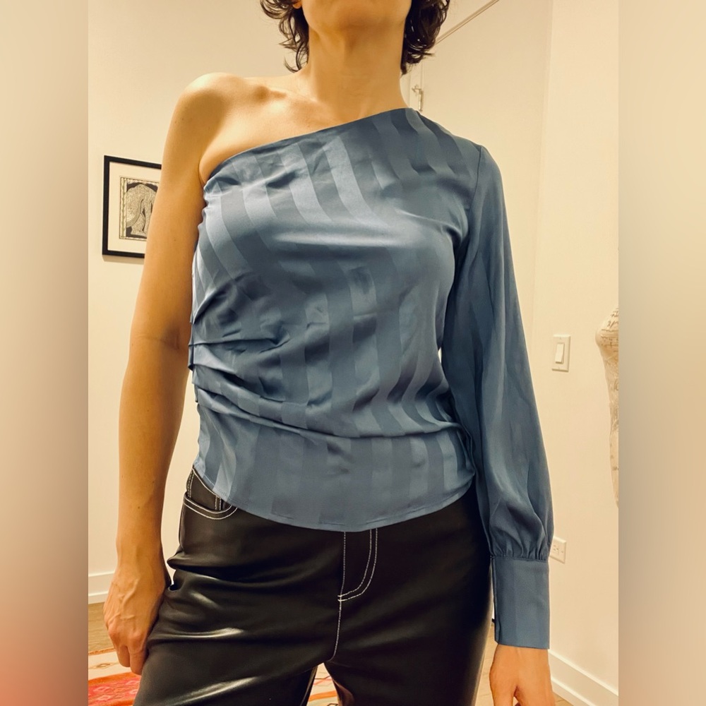 4th & Reckless asymmetric top. Size S